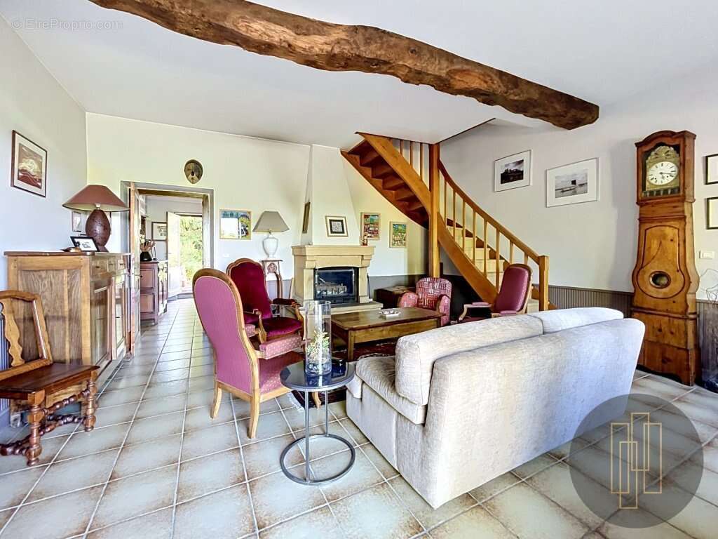 Maison en pierres dorees ville sur jarnioux - photo 3