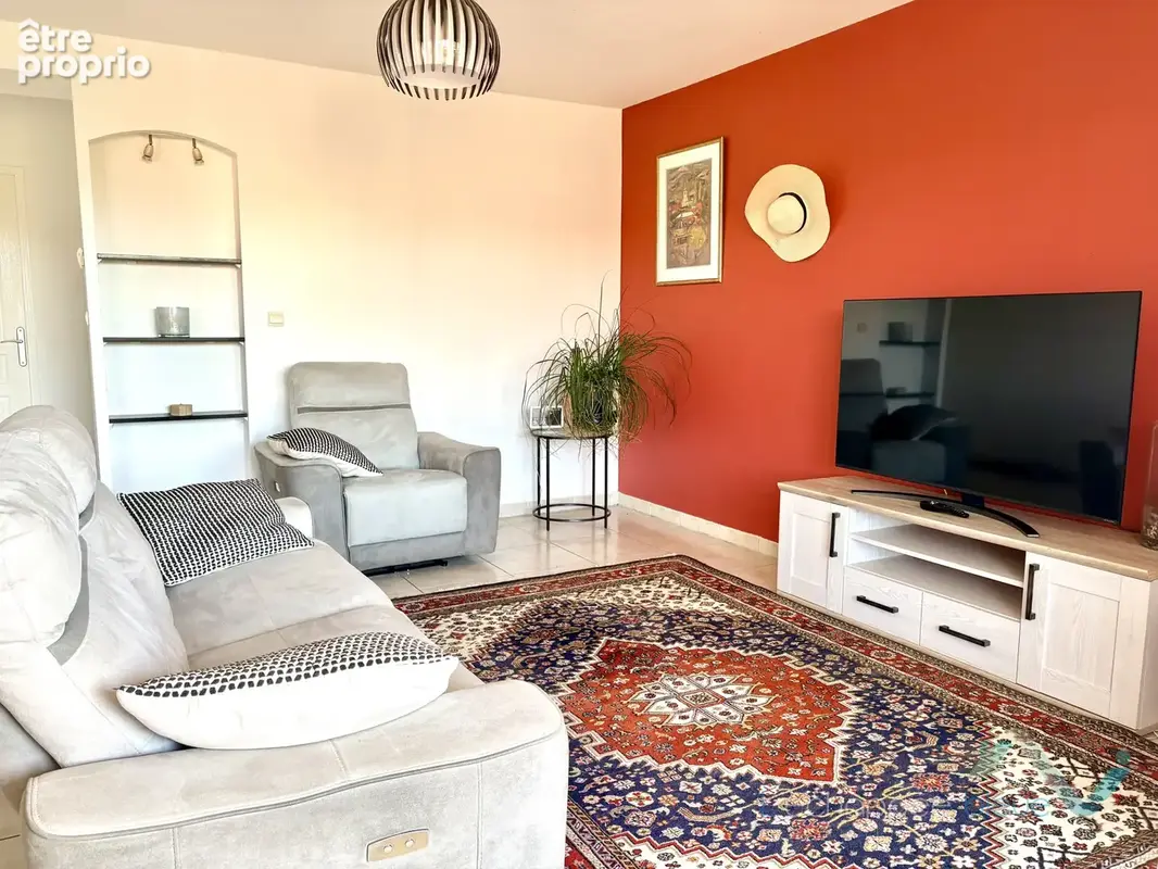 Vente t3 traversant sud nord hyeres avec parking - photo 2