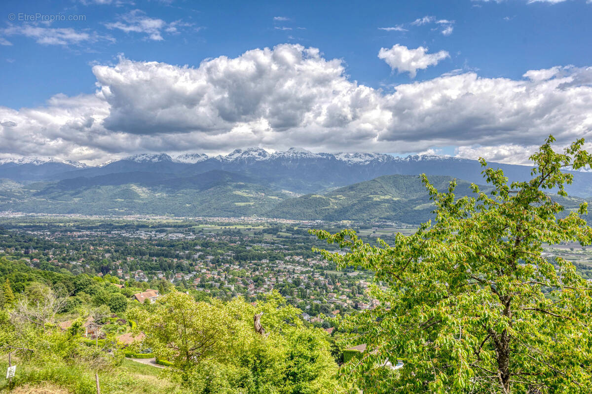 Appartement à CORENC