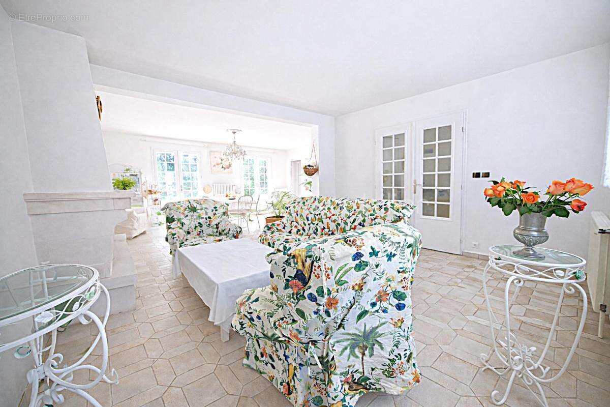Maison à EPERNON