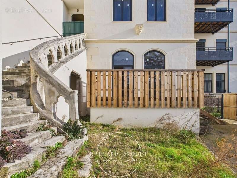 Vienne – plateau brut a amenager avec terrasse, jardin et stationnement - photo 2