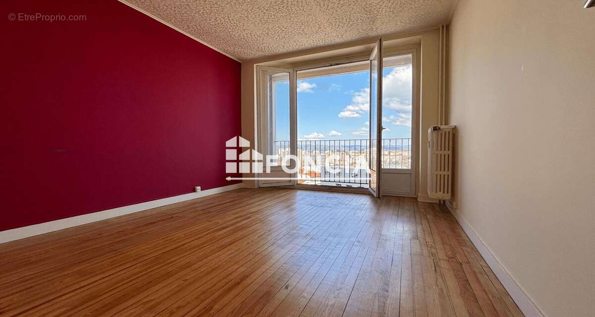Appartement à SAINT-ETIENNE