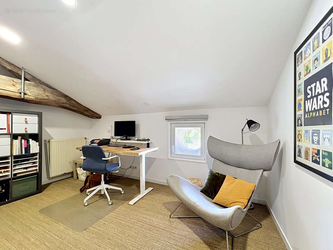 Maison de village avec jardin - 223m2 au cœur du village de Fareins - photo 13