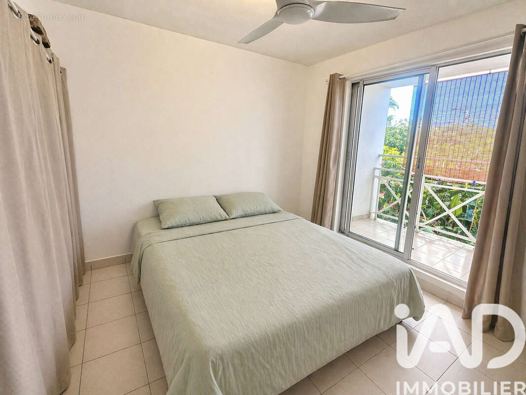 Photo 2 - Appartement à SAINT-DENIS