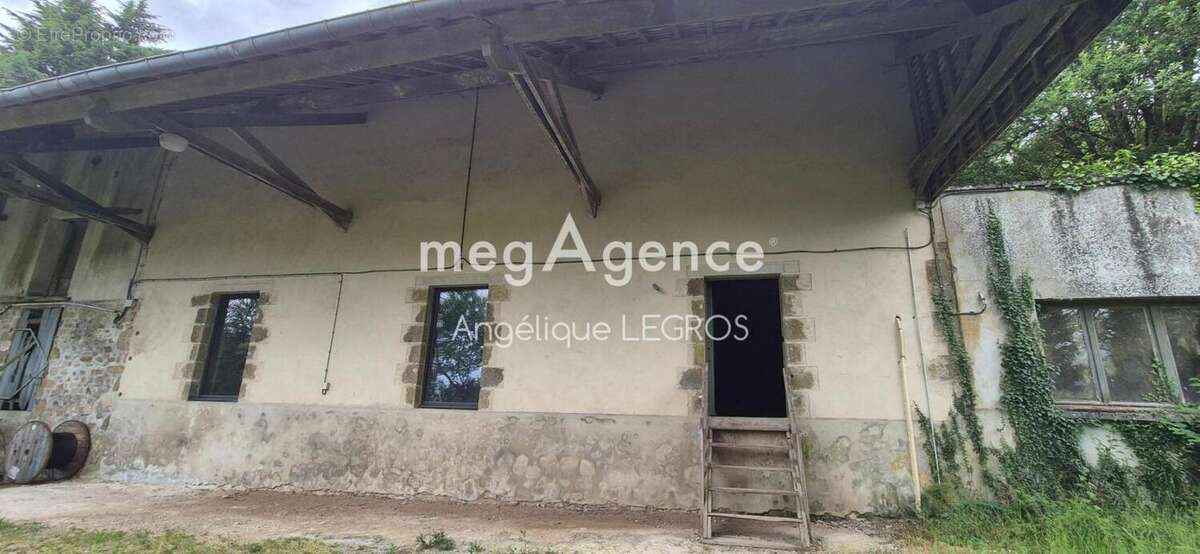 Maison à SAINT-LEONARD-DES-BOIS