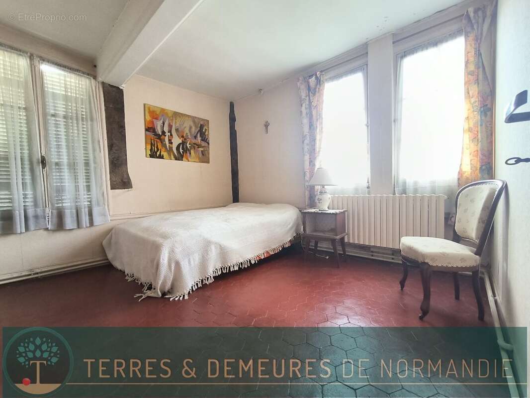 Maison à CORMEILLES