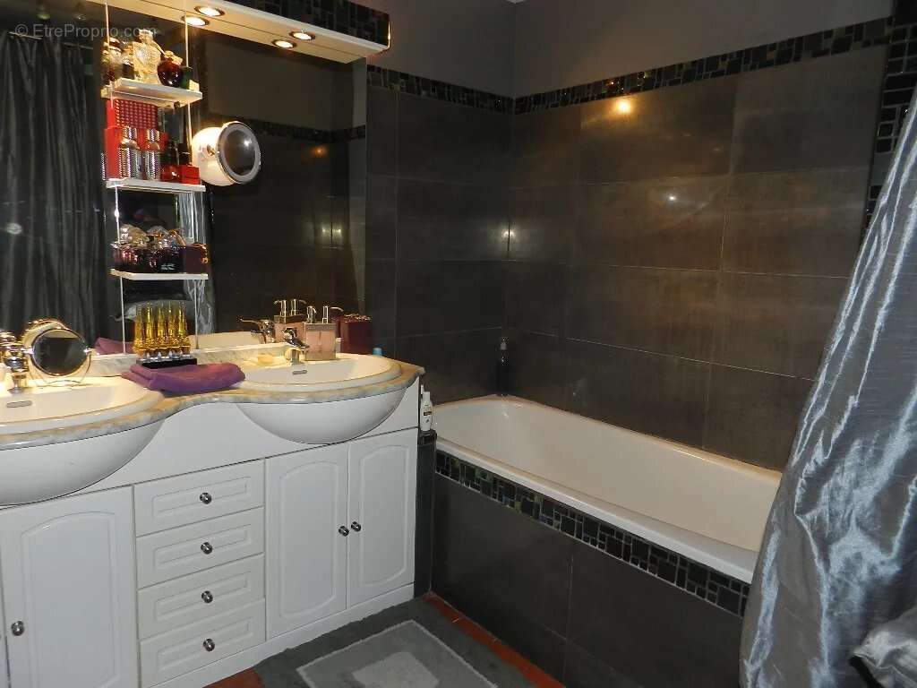 Maison à SAINT-PIERRE-SUR-DIVES