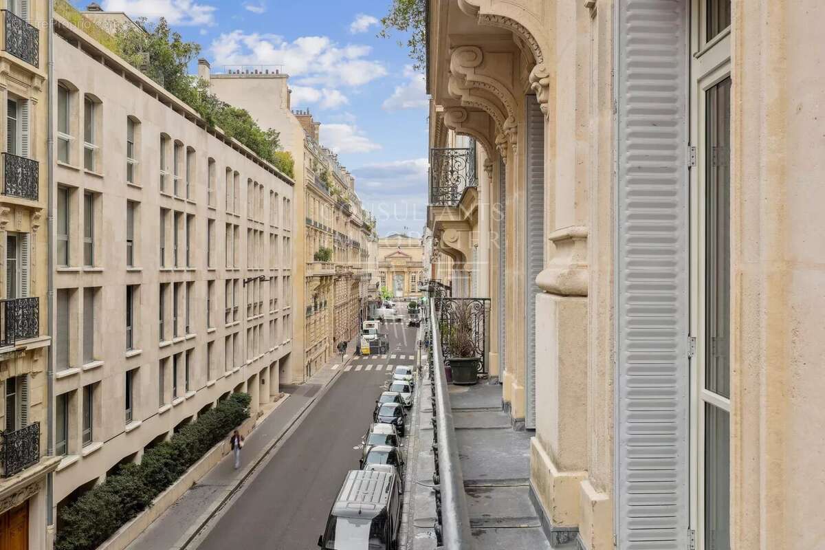 Appartement à PARIS-7E