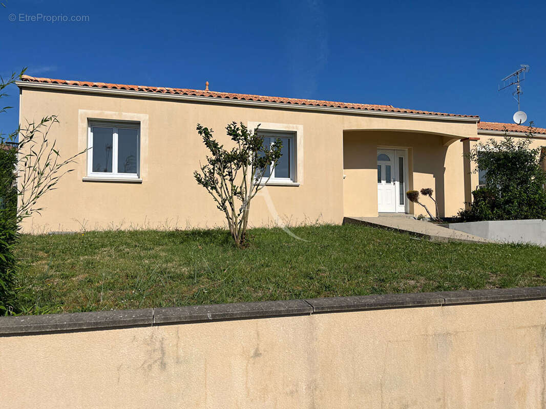 Maison à MAULEON