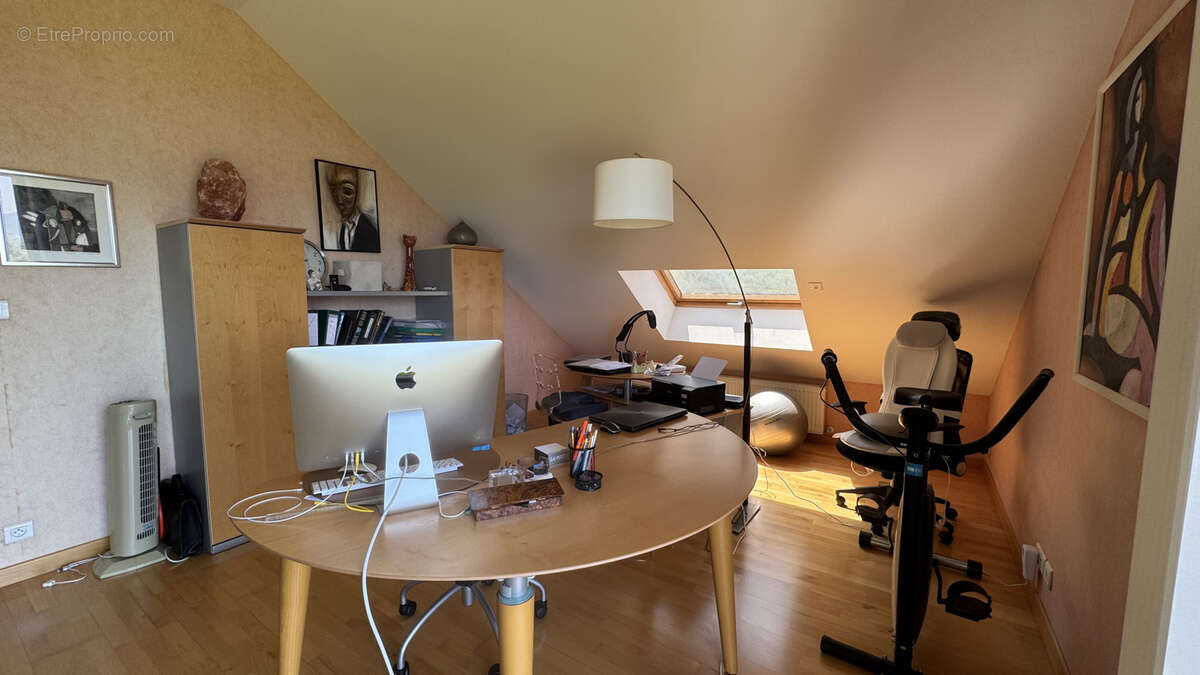 Maison à PUGNY-CHATENOD