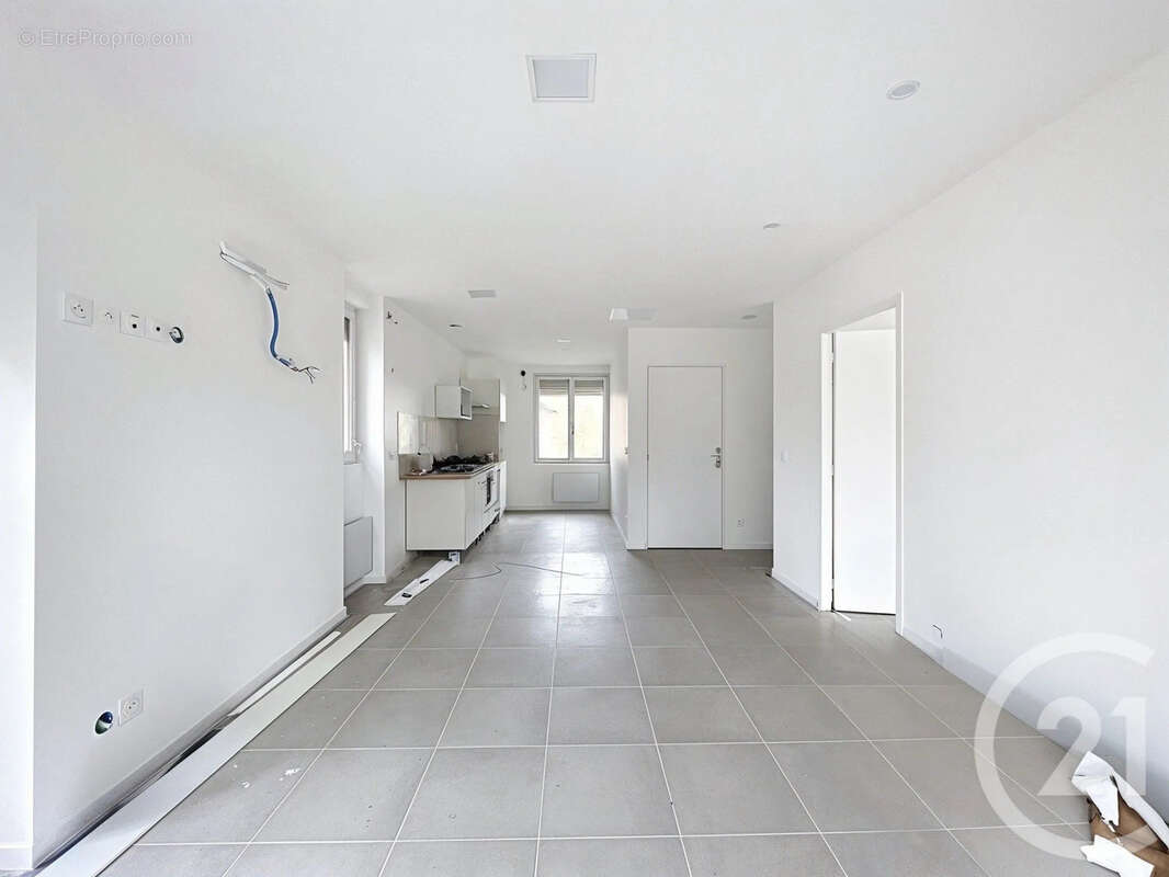 Appartement 46 m² à Givors  - photo 7