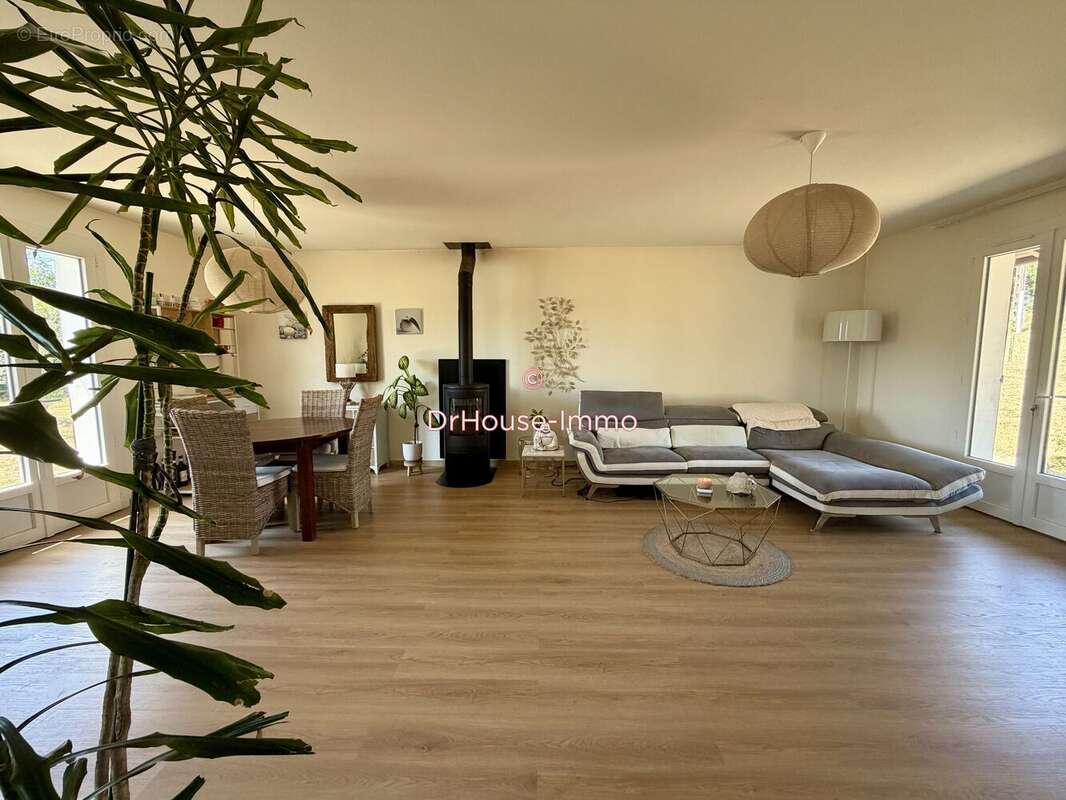 Maison 88 m² à La Roche-Chalais  - photo 4