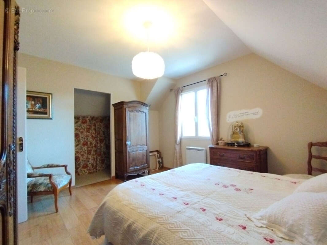 Maison à SAINT-SEBASTIEN-DE-MORSENT