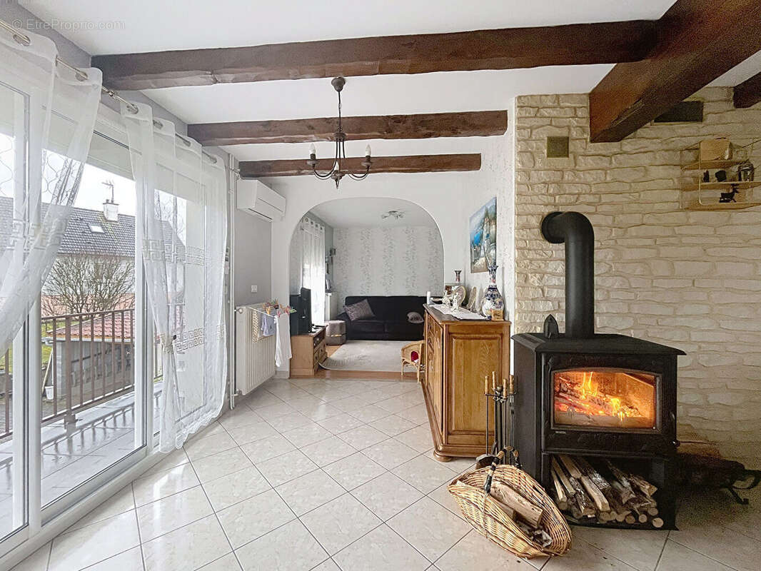 Maison à IS-SUR-TILLE