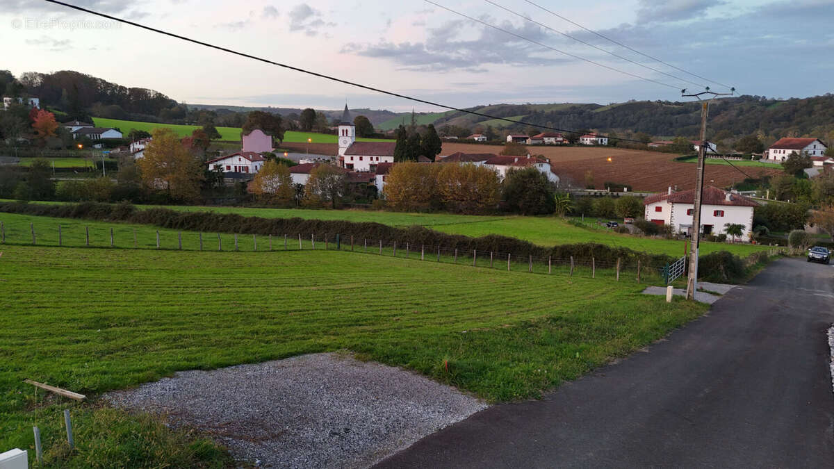 Terrain à SAINT-PALAIS
