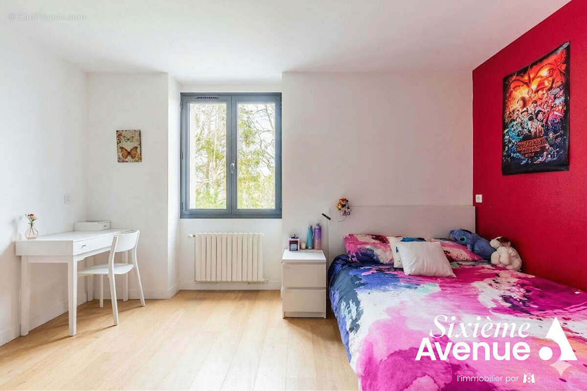 Maison à SAINTE-GENEVIEVE-DES-BOIS