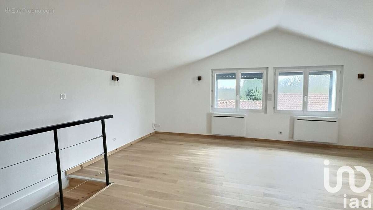 Maison 88 m² à Saint-Laurent-De-La-Pree  - photo 9