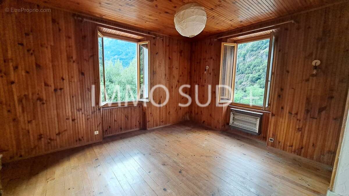 Maison 100 m² à Livet-Et-Gavet  - photo 7