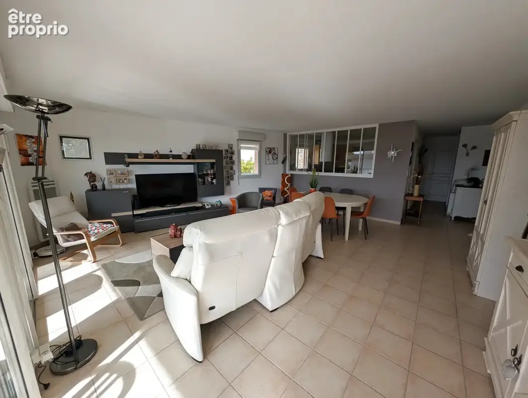 Rare à la vente   Appartement 102 m2 à 200 m de la mer, quartier des Lônes - photo 4