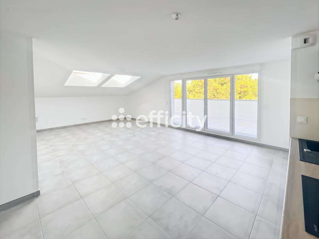 Appartement à CASTELGINEST