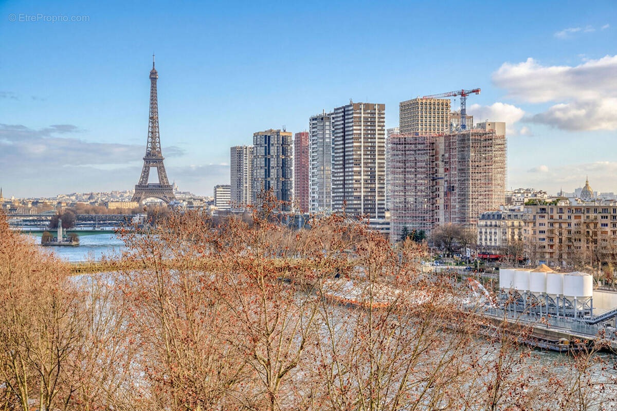 Appartement à PARIS-16E