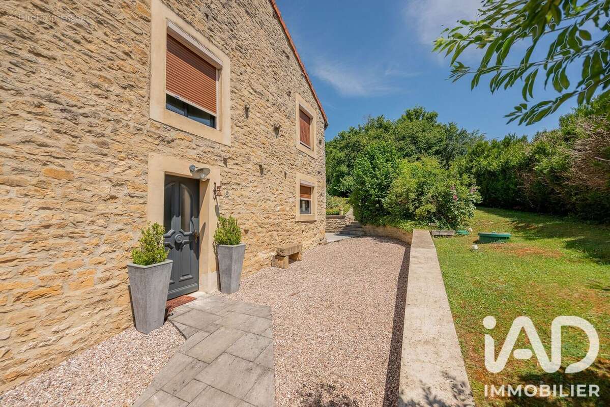 Maison 186 m² à Guignicourt-Sur-Vence  - photo 3