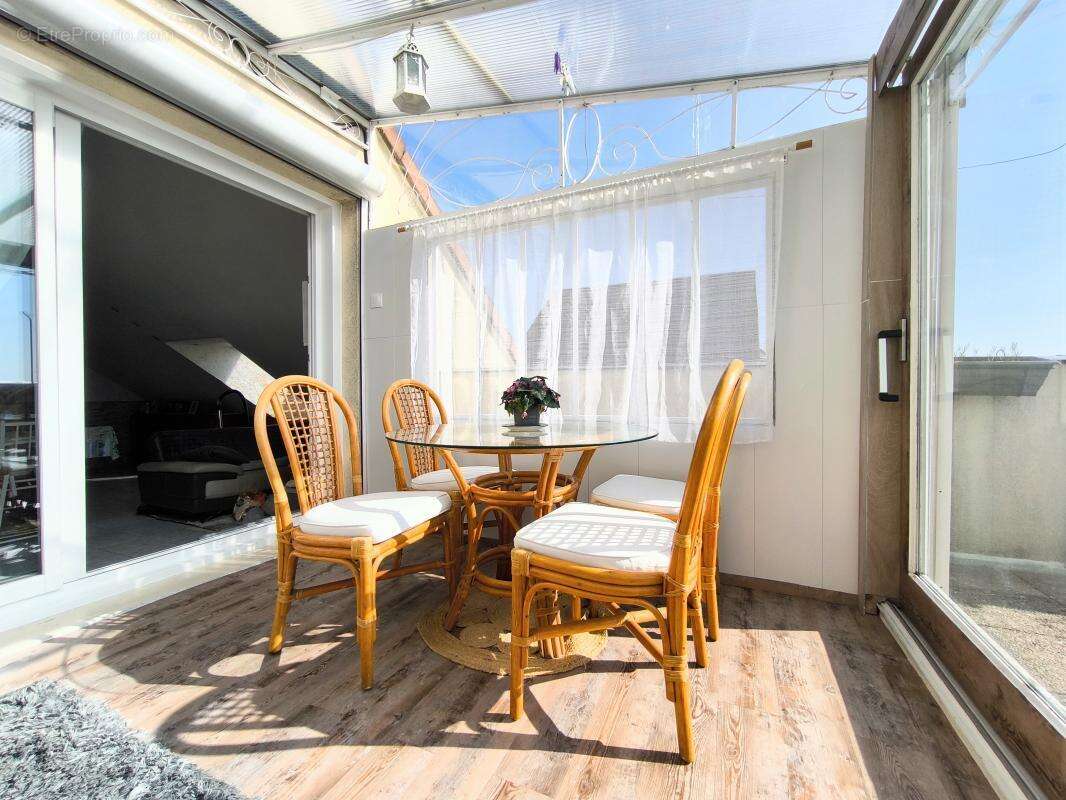 Appartement à BRIE-COMTE-ROBERT