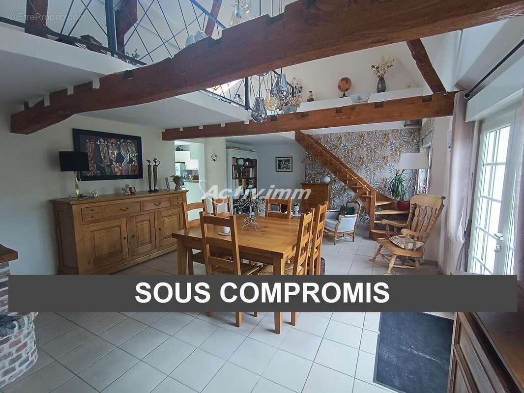 4257 13 - Maison à HESDIN