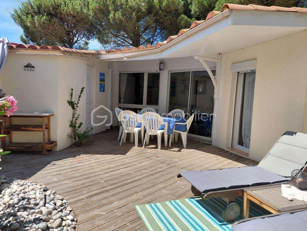  Le coup de cœur de l'été est enfin à vendre aux village des sables! Villa de plain- pied T3! TORREILLES - photo 2