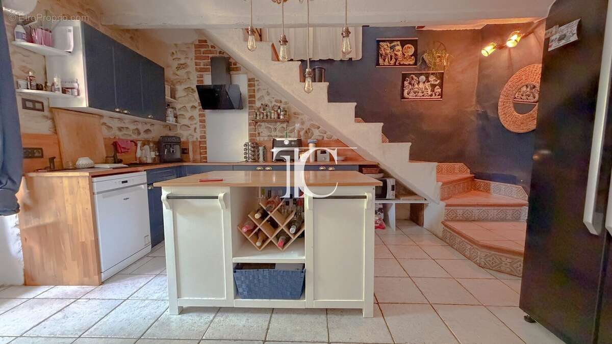 Charmante maison en pierre avec terrasse et jardin, au cur d'un village authentique - photo 6