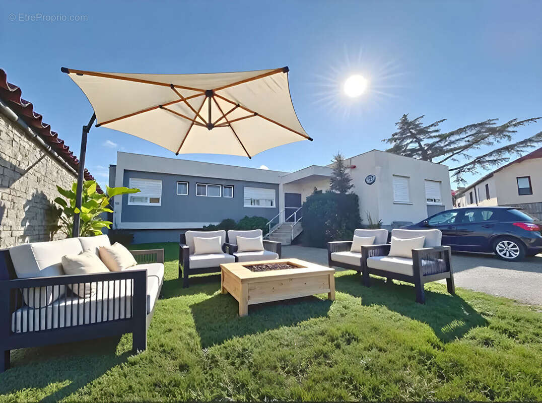 Maison à SURY-LE-COMTAL