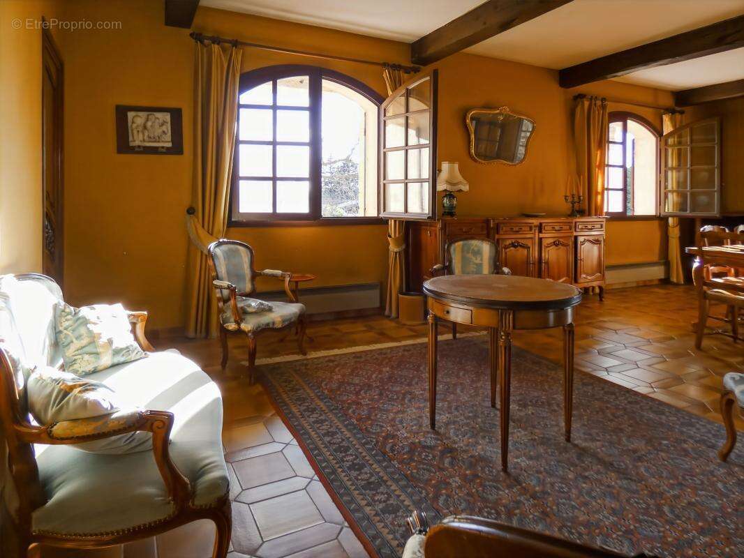 Maison à BAGNOLS-SUR-CEZE