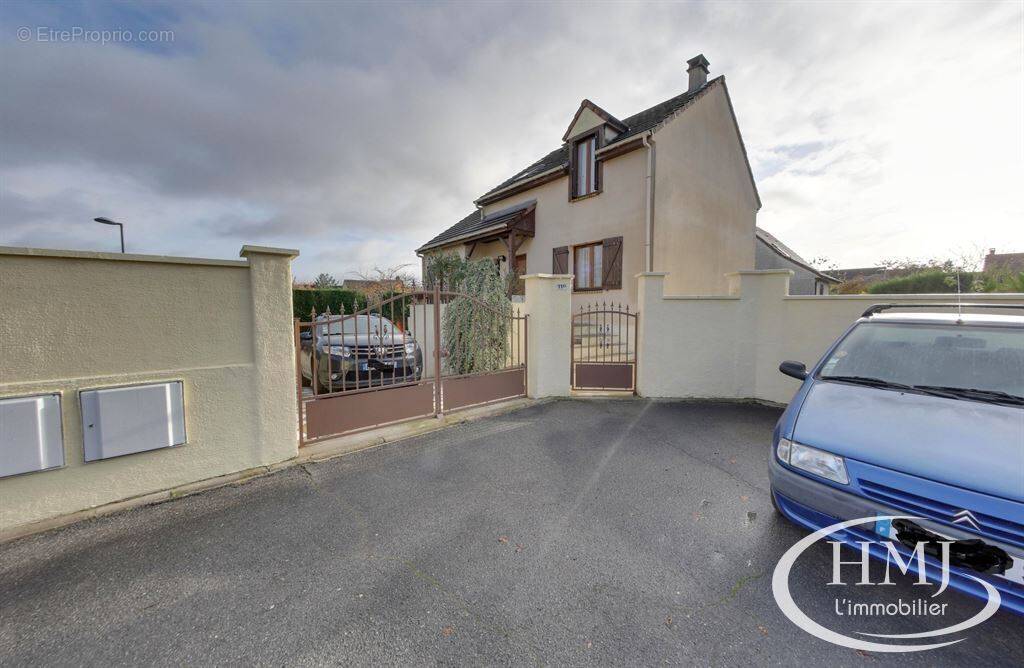 Maison à RIS-ORANGIS