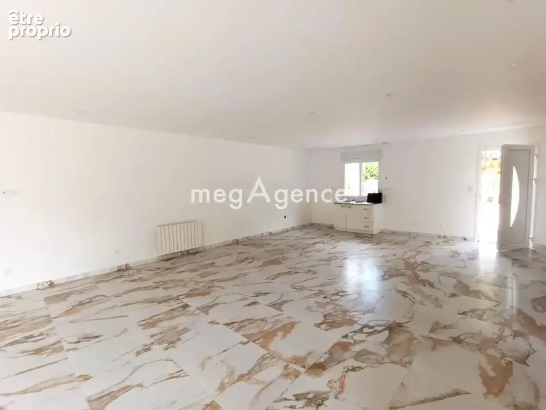 maison récente 4 pièces 111 M² - photo 2