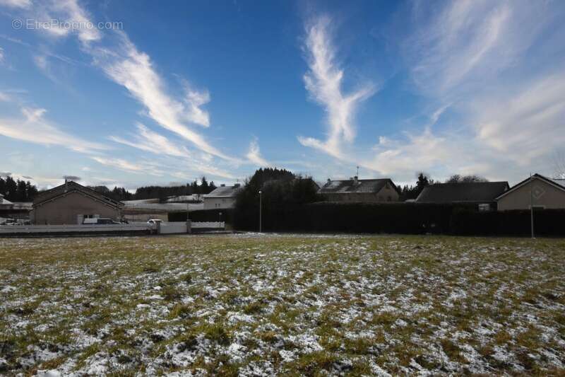 Terrain à SAINT-AGREVE