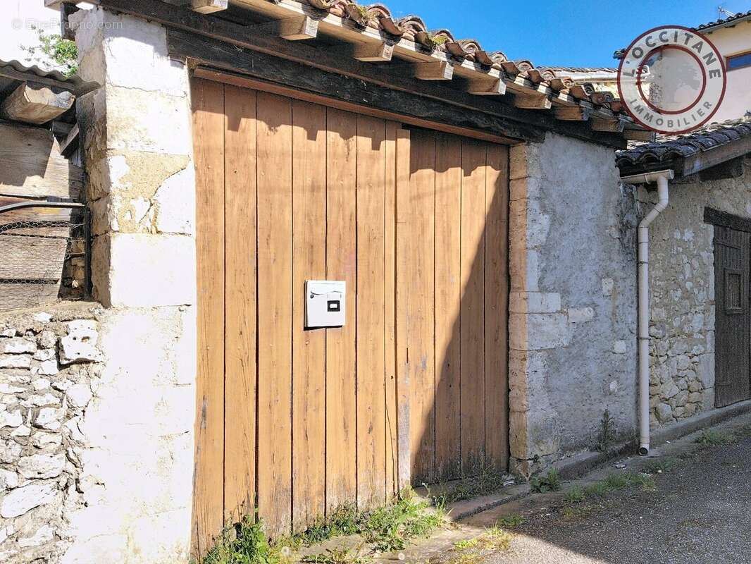 Maison à MAUVEZIN