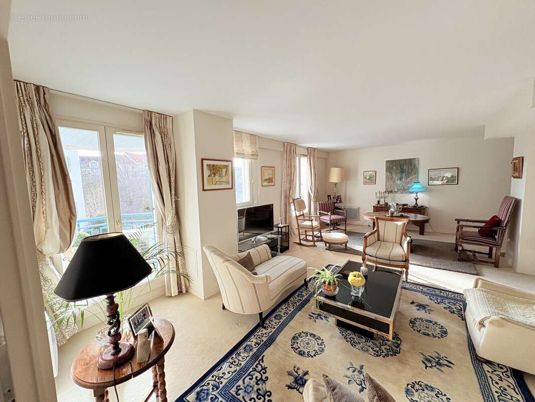 Appartement à RUEIL-MALMAISON