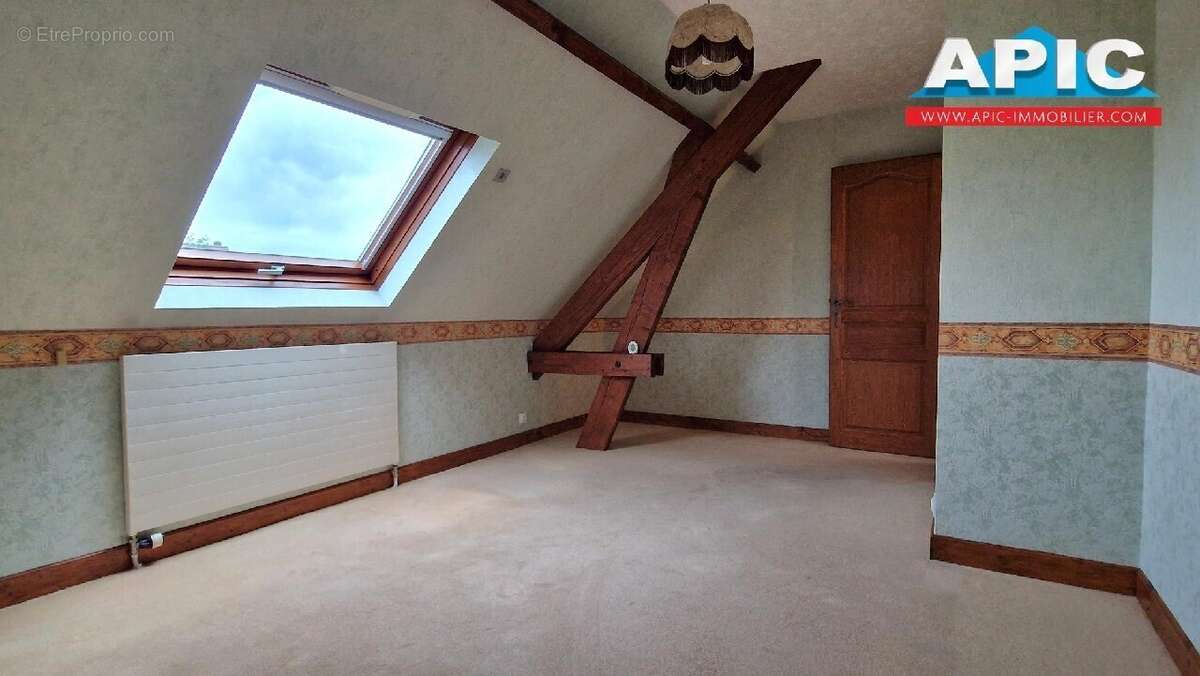 Maison à LE THILLAY