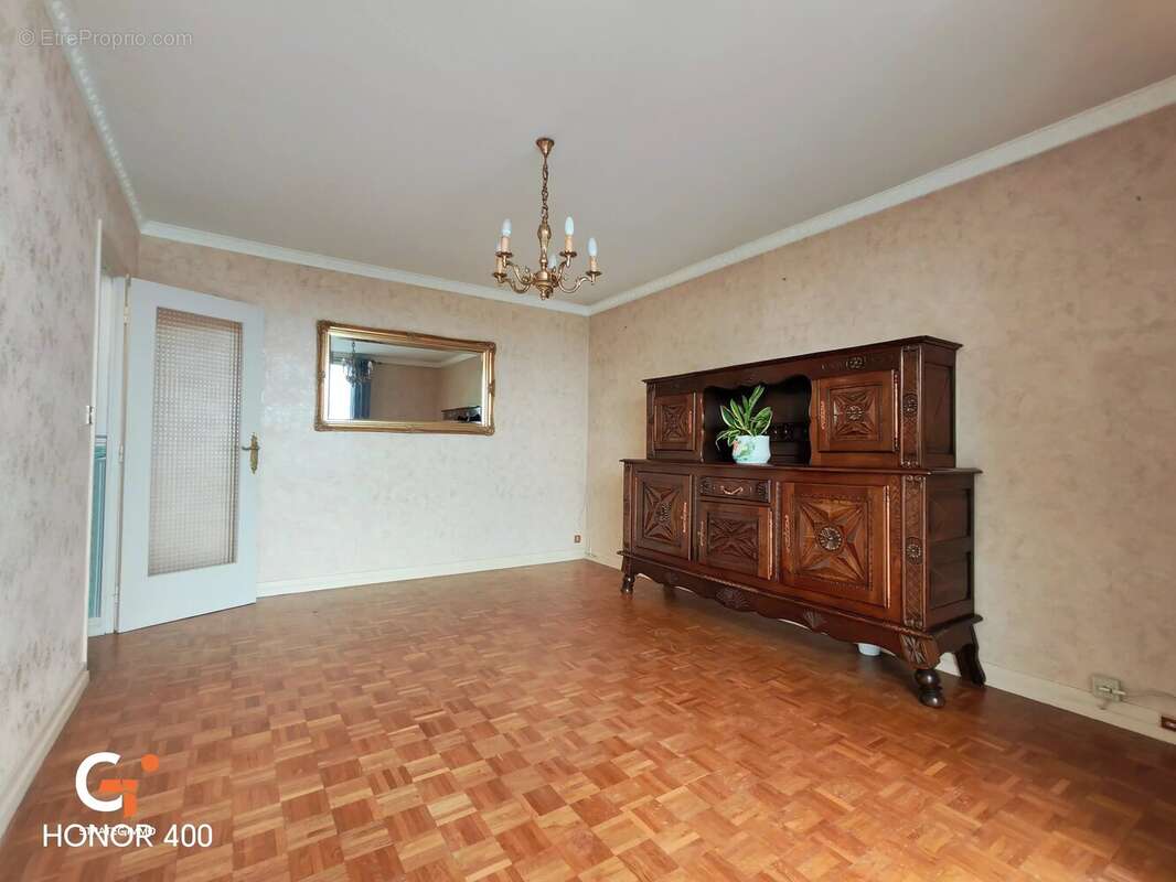 Appartement à SAINT-ETIENNE-DU-ROUVRAY