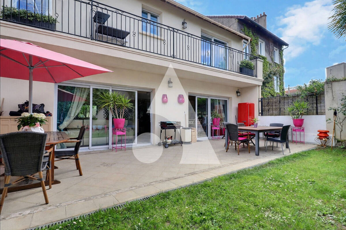 Maison à LES LILAS