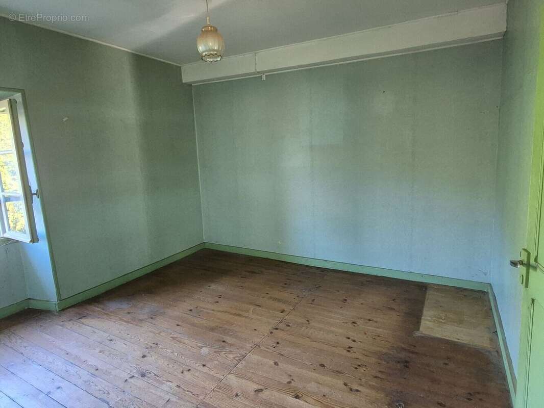 20260409101309 - Commerce à NONTRON