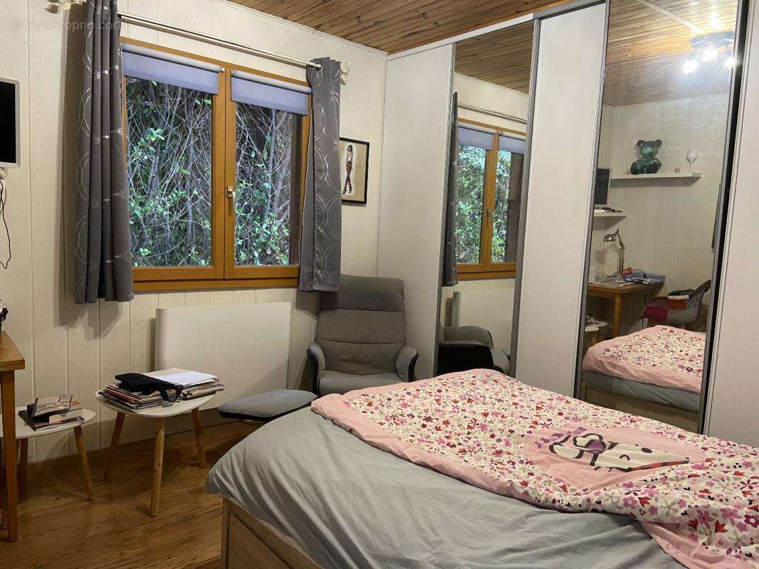 Maison à LA CHAPELLE-AUBAREIL