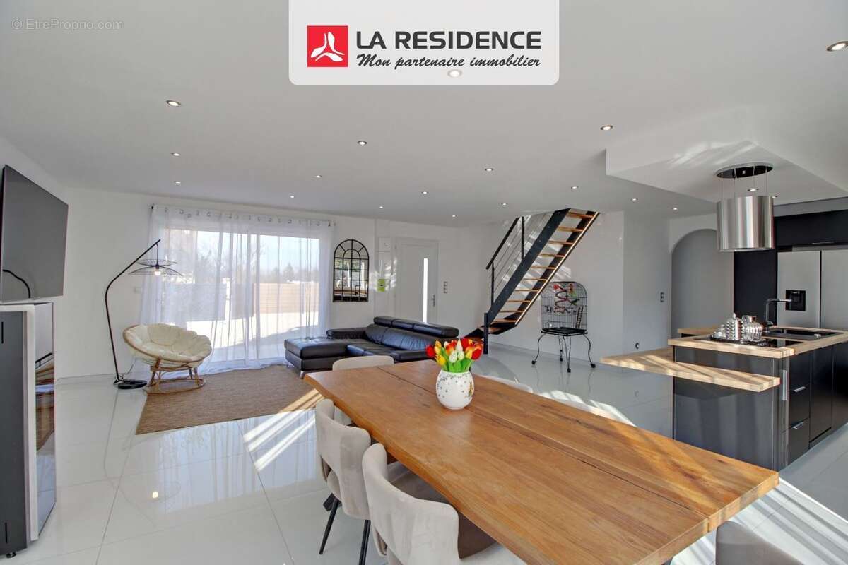 Maison à SAINT-MARCEL