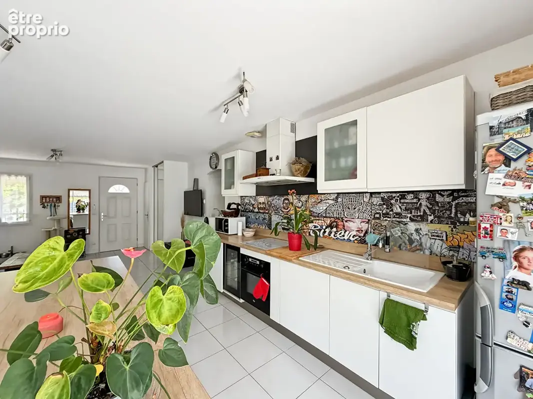 À vendre en exclusivité maison de plain pied de type 4 avec piscine et garage - secteur Eoures 13011 Marseille - photo 3