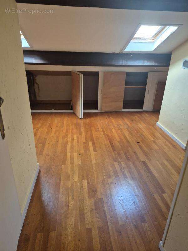 Maison à MONTREAL-LA-CLUSE