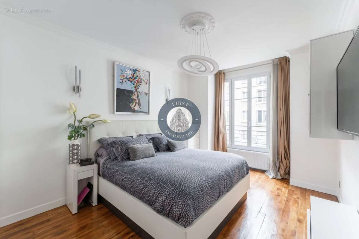Appartement à PARIS-17E