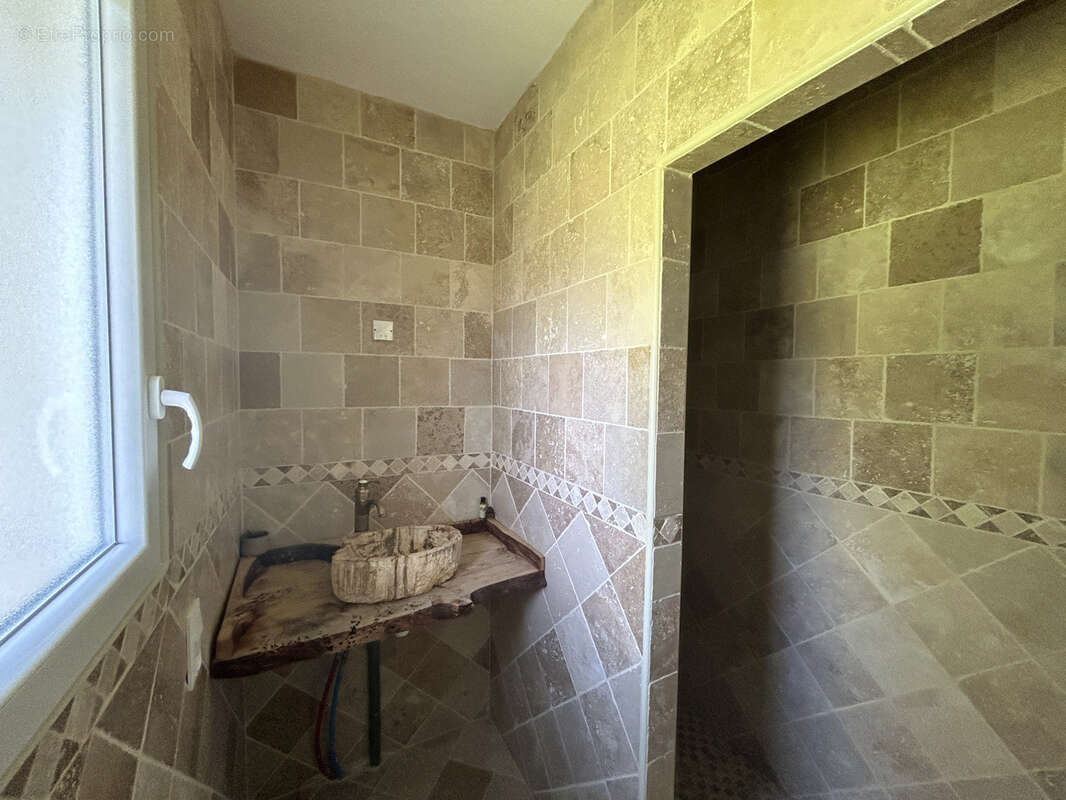 Maison à TERRASSON-LAVILLEDIEU