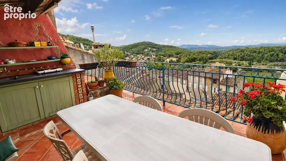 Vente maison de village avec terrasse centre Callas - photo 16