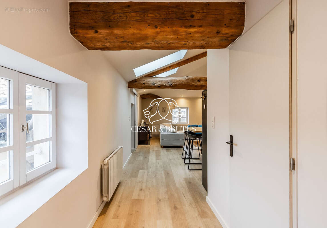 Appartement à L'ARBRESLE