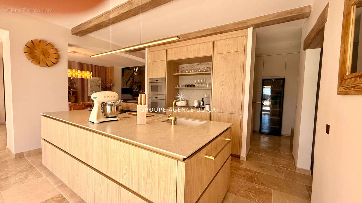 Maison à LES ISSAMBRES